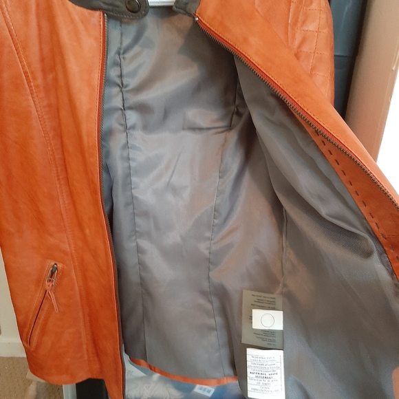 Blink by Danier gorgeous tangerine leather 🧡🍊 - Picture 4 of 8